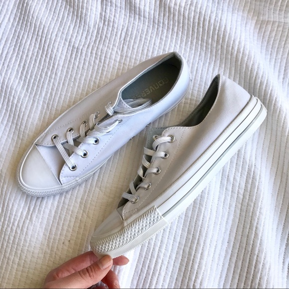 Converse Shoes - 💲⬇️SALE new Converse Chuck Taylor AllStar Sneaker